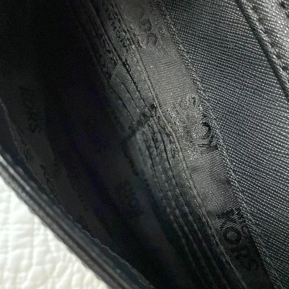 Michael Kors - Saffiano Leather Structured Tote - Picture 14 of 17